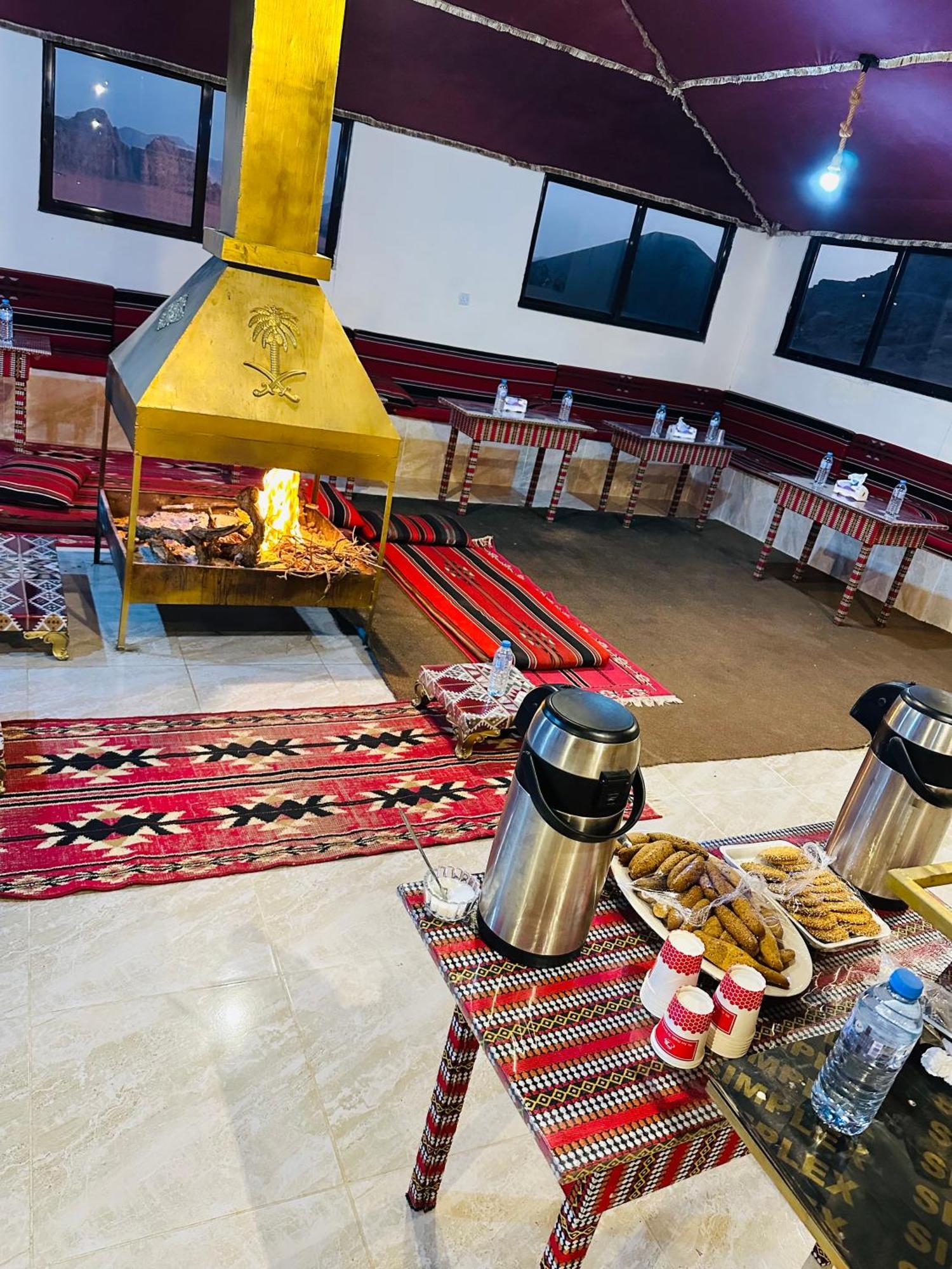 Wadi Rum Sunrise Camp Exterior photo
